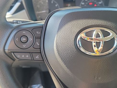 Used 2025 Toyota Corolla LE w/ Convenience Package image 32
