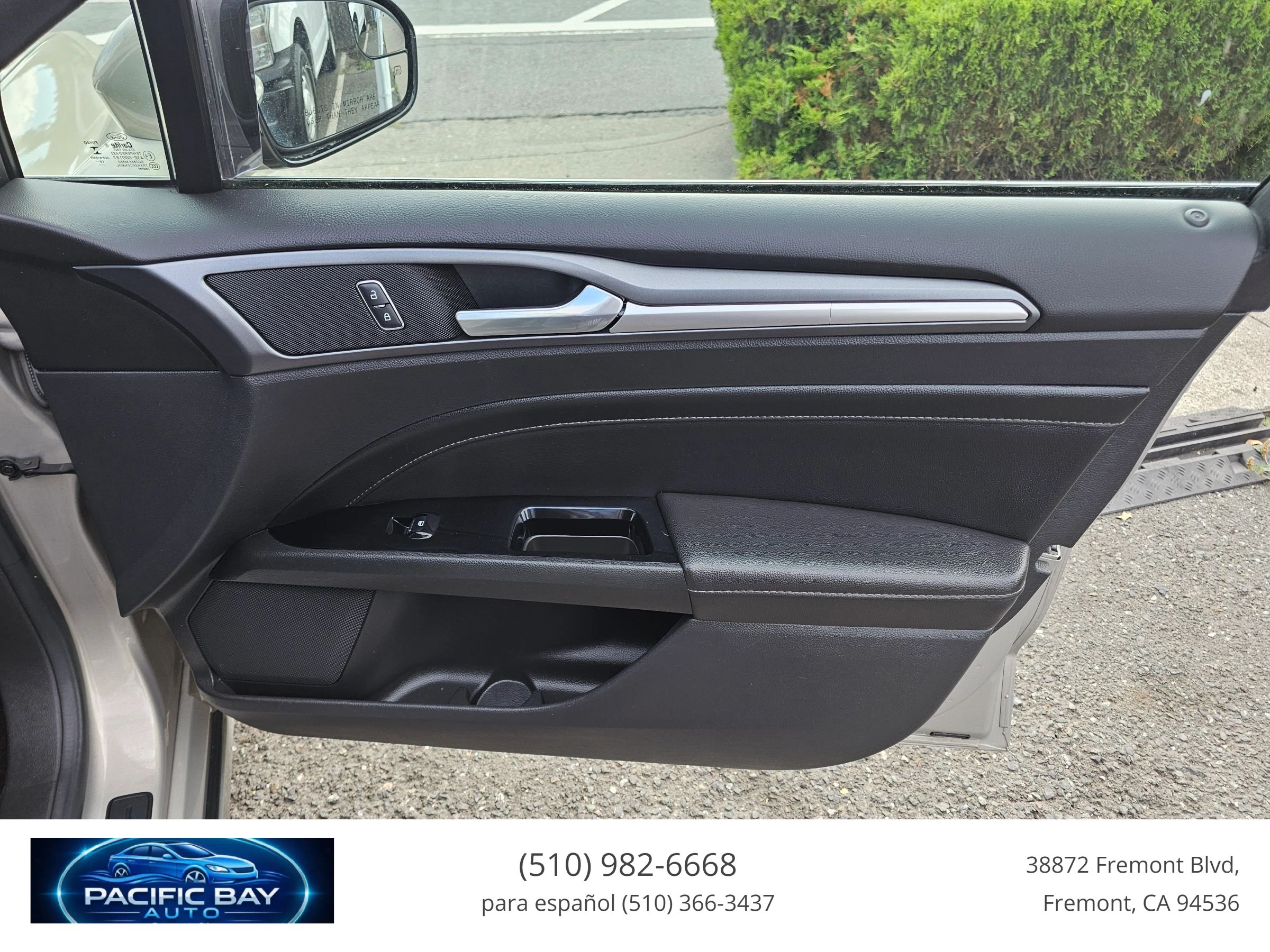 Used 2015 Ford Fusion Energi Titanium FWD image 17