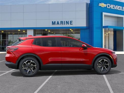 New 2026 Chevrolet Equinox EV LT image 5