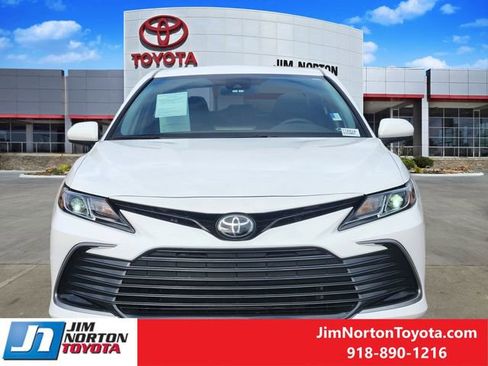 Used 2024 Toyota Camry LE image 2