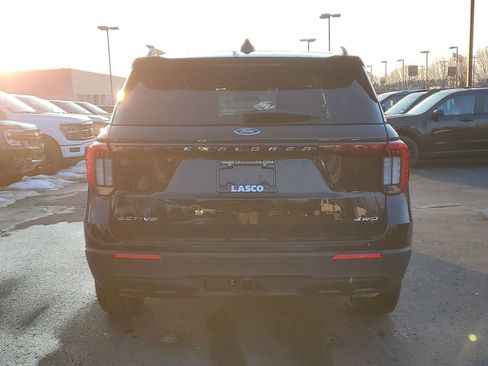 New 2026 Ford Explorer Active image 5