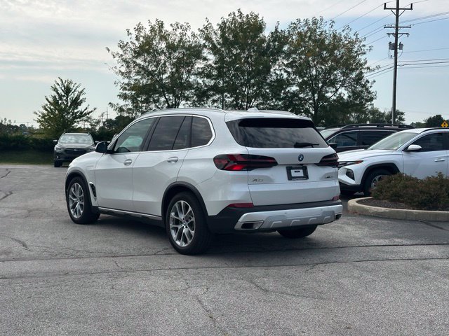 Certified 2026 BMW X5 xDrive50e w/ Climate Comfort Package AWD/4WD image 5