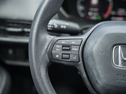 Used 2023 Honda HR-V LX image 26