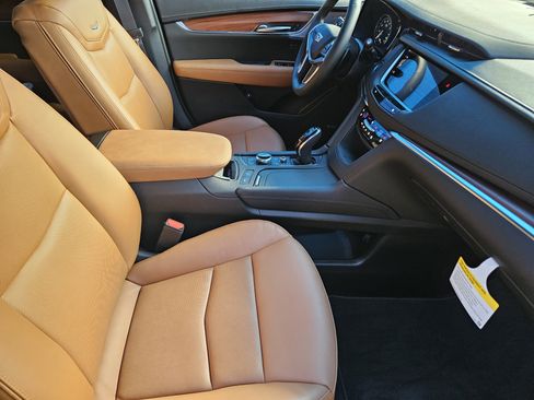 New 2026 Cadillac XT5 Premium Luxury w/ Driver Assist Package image 10