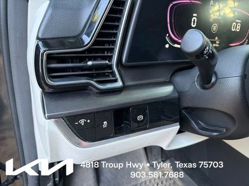 Certified 2024 Kia Sportage EX FWD image 16