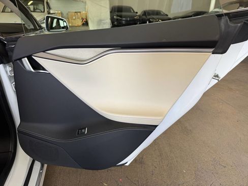 Used 2018 Tesla Model S 75D AWD/4WD image 23