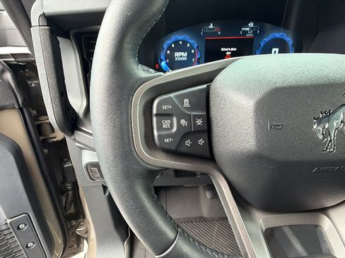 Used 2025 Ford Bronco Badlands AWD/4WD image 19