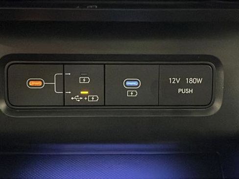 Used 2025 Hyundai Tucson Limited image 21