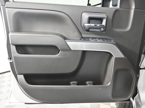 Used 2019 Chevrolet Silverado 2500 LT w/ LT Convenience Package AWD/4WD image 18