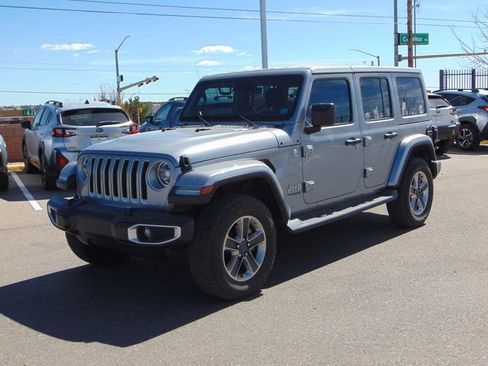 Used 2019 Jeep Wrangler Unlimited Sahara image 8