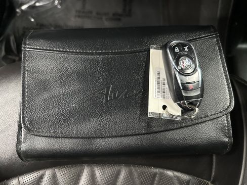 Used 2022 Buick Enclave Avenir w/ Avenir Technology Package image 48