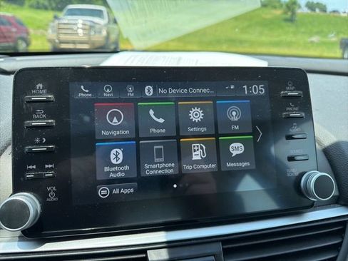 Used 2018 Honda Accord Touring image 18