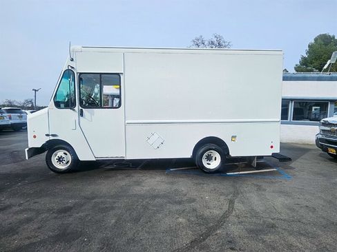Used 2014 Ford E-350 and Econoline 350 Super Duty w/ A/C Prep Package image 2