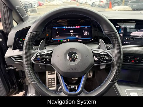 Used 2022 Volkswagen Golf R image 8