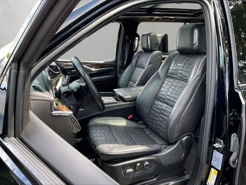Used 2023 Cadillac Escalade ESV Sport Platinum w/ LPO, ONYX Package AWD/4WD image 27