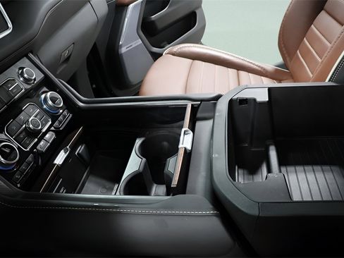 Used 2023 GMC Yukon XL Denali Ultimate image 19