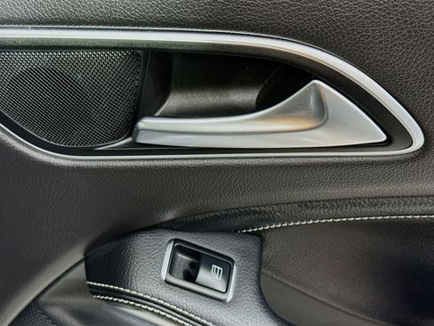 Used 2019 Mercedes-Benz GLA 250 4MATIC image 29