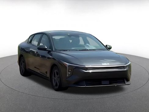 Used 2025 Kia K4 FWD image 3