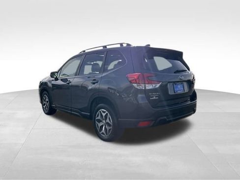 Used 2022 Subaru Forester Premium image 7