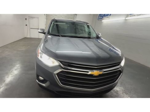 Used 2021 Chevrolet Traverse LT FWD image 3