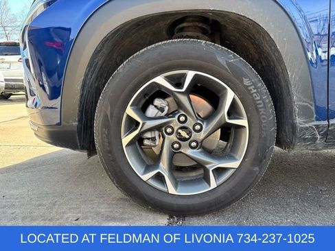 Used 2024 Chevrolet Trax LT w/ Driver Confidence Package image 5