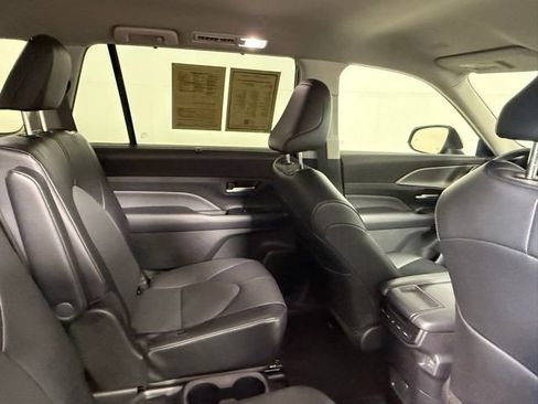 Used 2024 Toyota Grand Highlander XLE image 41