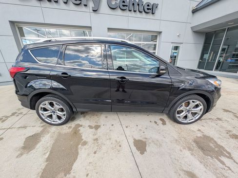 Used 2019 Ford Escape Titanium FWD image 4