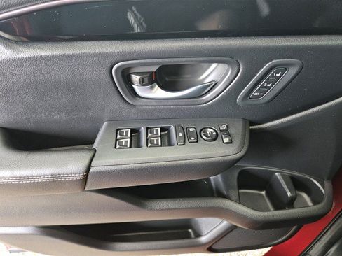 Used 2025 Honda Pilot TrailSport image 30