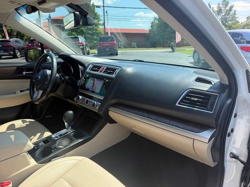 Used 2017 Subaru Outback 2.5i Limited AWD/4WD image 29