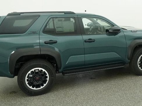New 2026 Toyota 4Runner TRD Off-Road Premium AWD/4WD image 10