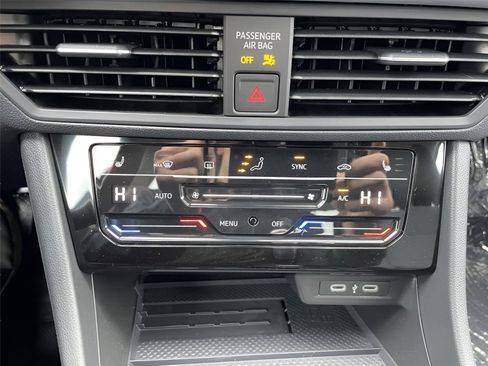 New 2025 Volkswagen Jetta SE image 26