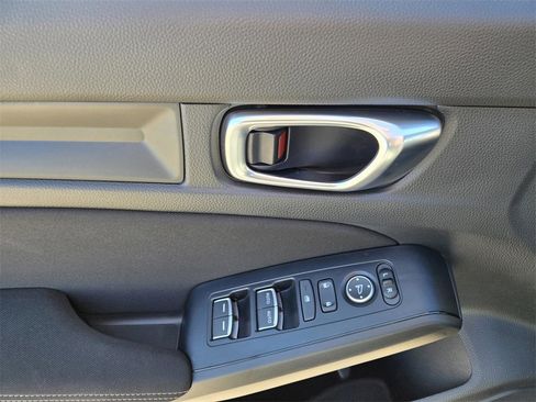 Used 2025 Honda Civic Sport image 17