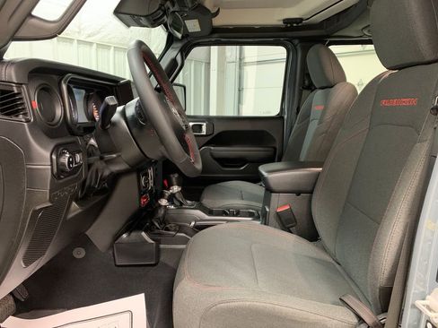 Used 2024 Jeep Gladiator Rubicon w/ Safety Group image 16