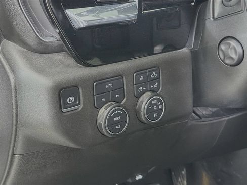 Used 2025 Chevrolet Silverado 1500 LTZ AWD/4WD image 13