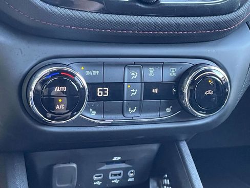 Used 2023 Chevrolet TrailBlazer RS w/ Sun and Liftgate Package FWD image 37