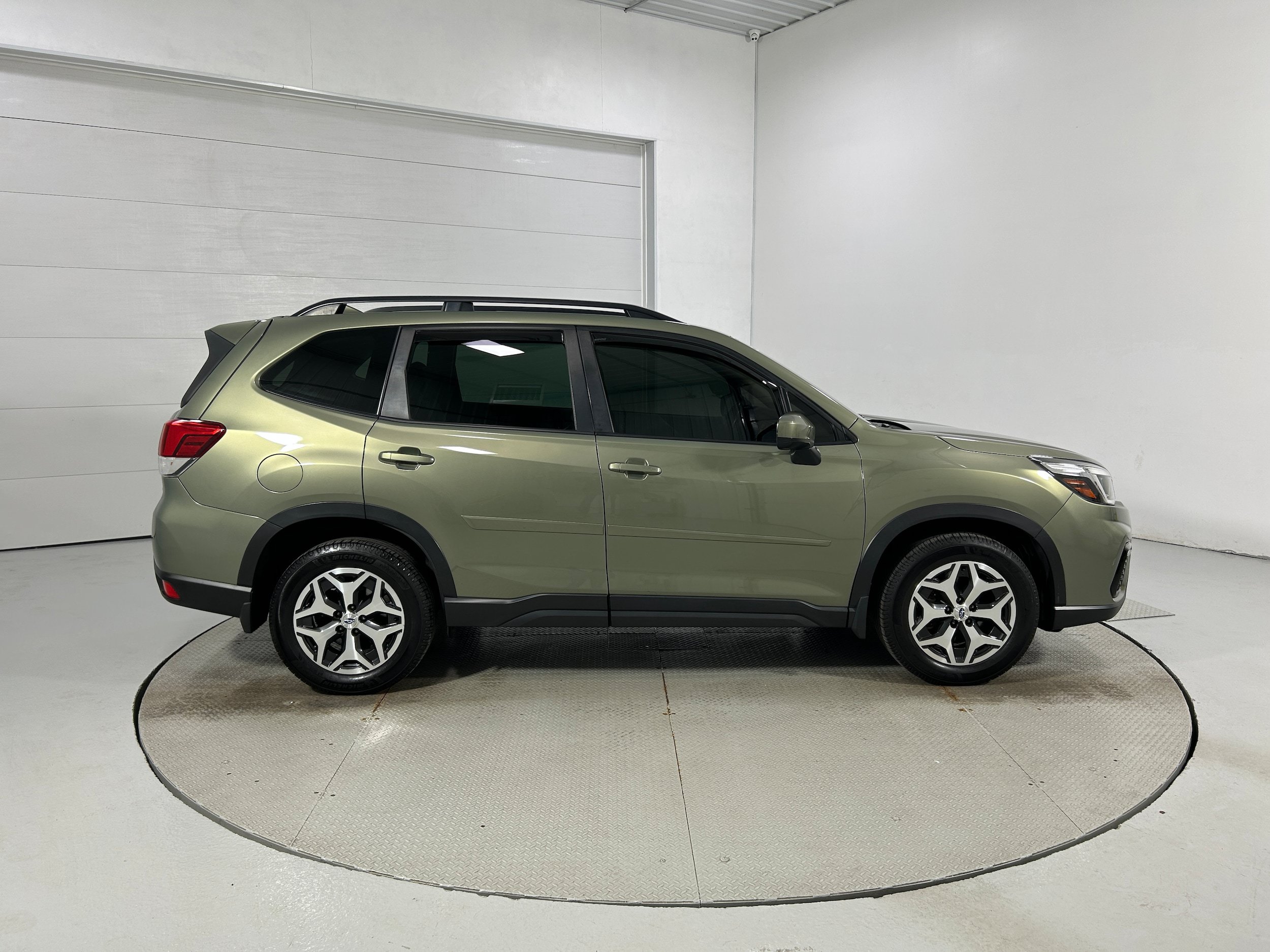 Used 2020 Subaru Forester Premium AWD/4WD image 37