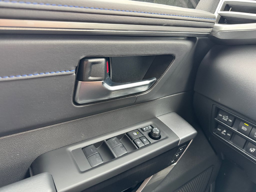Used 2025 Toyota Tundra Platinum AWD/4WD image 11