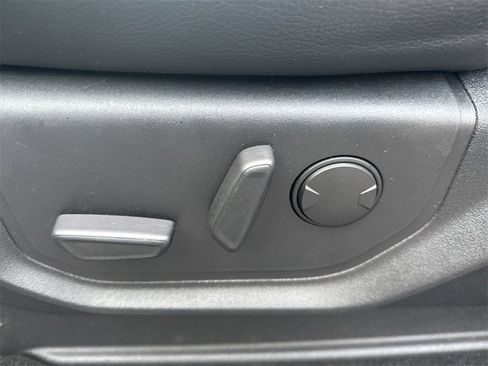 Used 2019 Ford F150 Lariat w/ Equipment Group 502A Luxury image 10