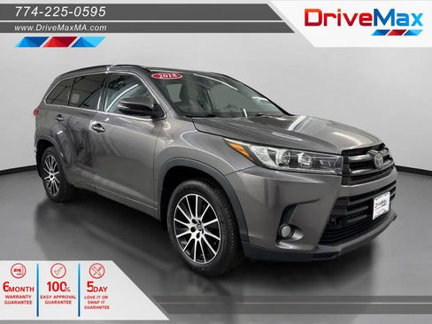 Used 2018 Toyota Highlander SE w/ Carpet Mat Package (TMS) AWD/4WD image 1