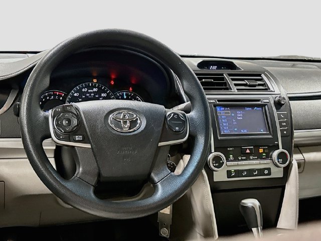 Used 2013 Toyota Camry LE FWD image 18