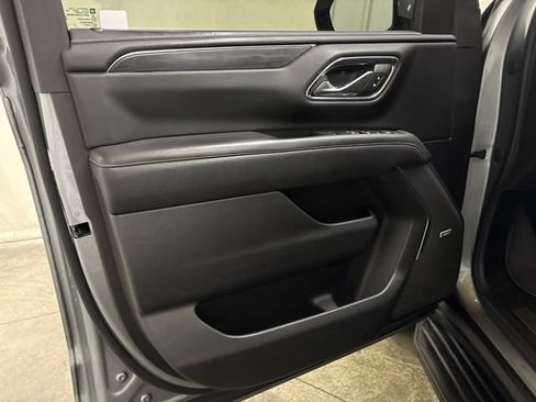 Used 2023 GMC Yukon SLT AWD/4WD image 38