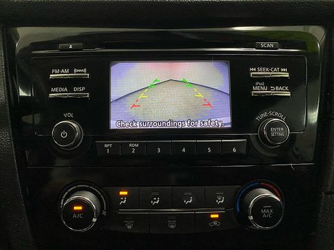 Used 2017 Nissan Rogue S image 20