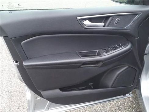 Used 2024 Ford Edge SE image 24