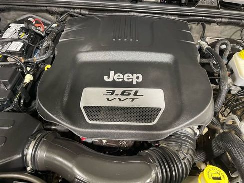 Used 2013 Jeep Wrangler Rubicon w/ PWR Convenience Group image 23