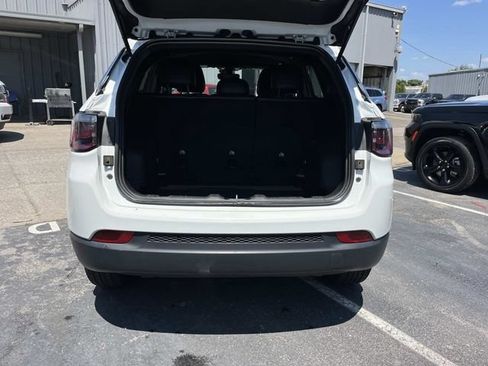 Used 2024 Jeep Compass Latitude AWD/4WD image 15