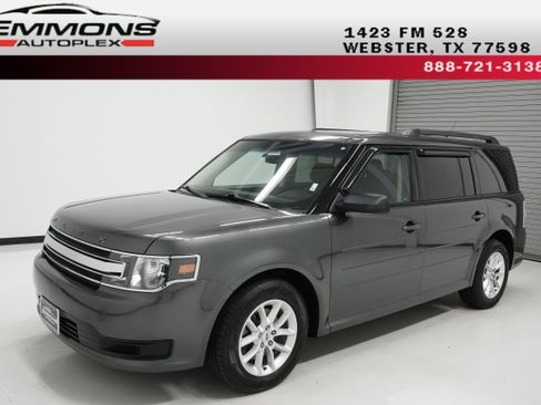 Used 2018 Ford Flex SE image 1