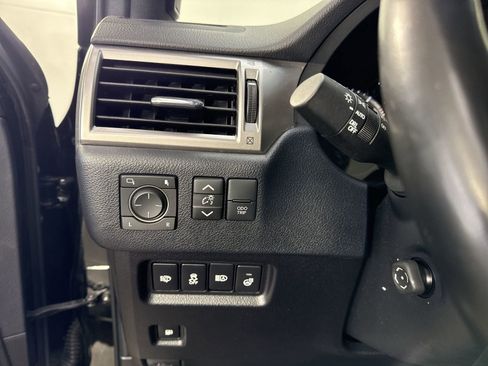 Used 2022 Lexus GX 460 Premium w/ Accessory Package AWD/4WD image 15