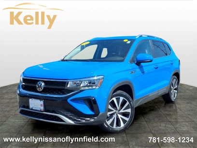 Used 2022 Volkswagen Taos SE w/ Panoramic Sunroof Package