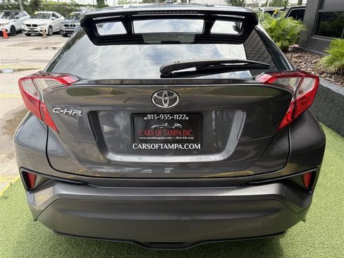 Used 2021 Toyota C-HR LE image 5
