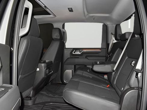 Used 2025 GMC Sierra 2500 Denali w/ Denali Reserve Package AWD/4WD image 17